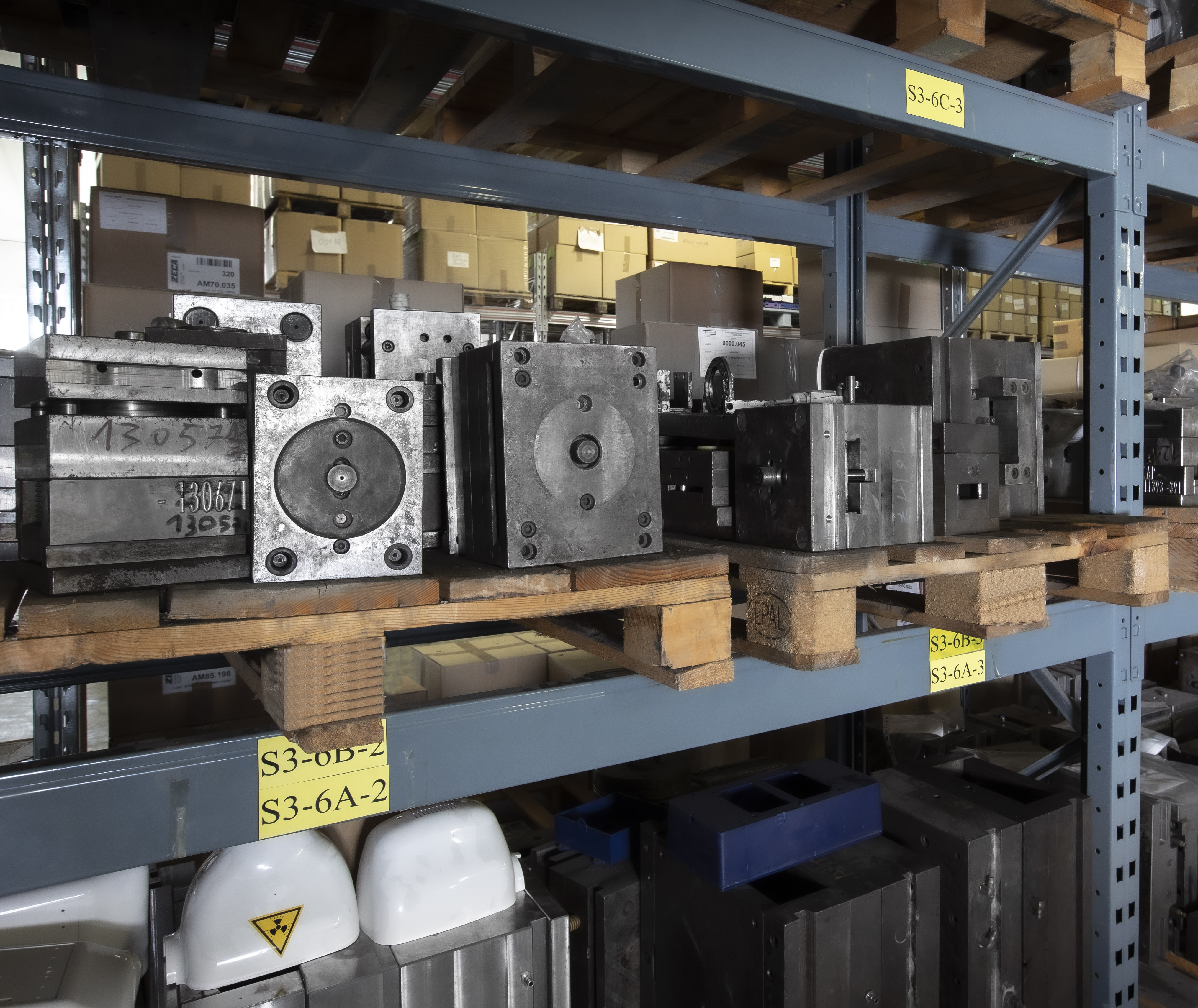 MOLD WAREHOUSE